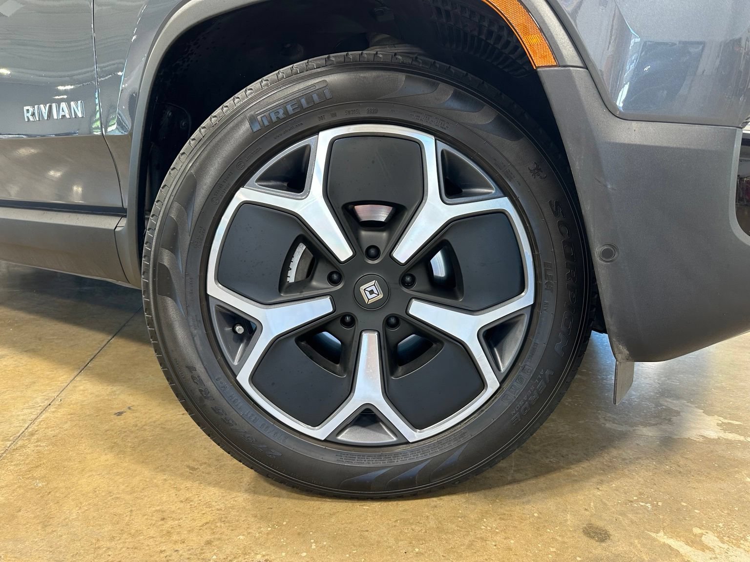 Used 2023 Rivian R1T Adventure AWD/4WD image 10
