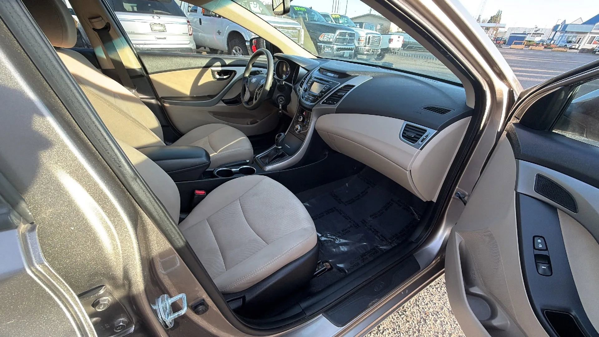 Used 2016 Hyundai Elantra SE w/ Option Group 02 image 12