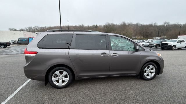 Used 2011 Toyota Sienna LE w/ Towing Pkg image 7