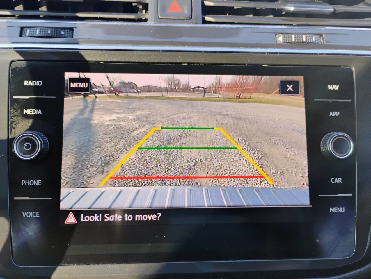 Used 2019 Volkswagen Tiguan SEL FWD image 14