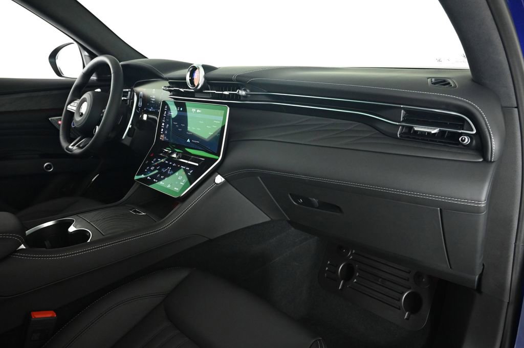 New 2025 Maserati Grecale GT image 14