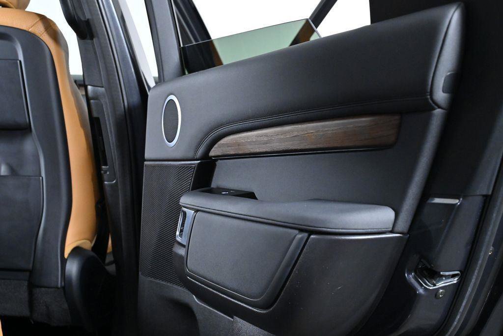 Used 2019 Land Rover Discovery HSE image 33