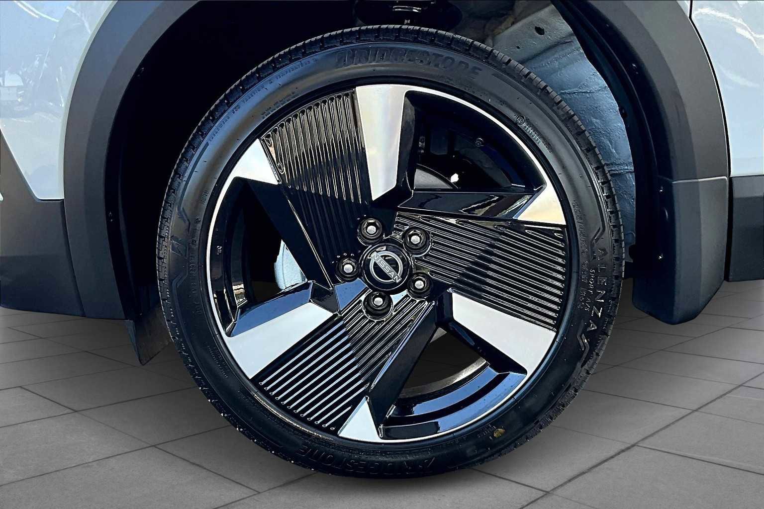 New 2026 Nissan Kicks SR image 11