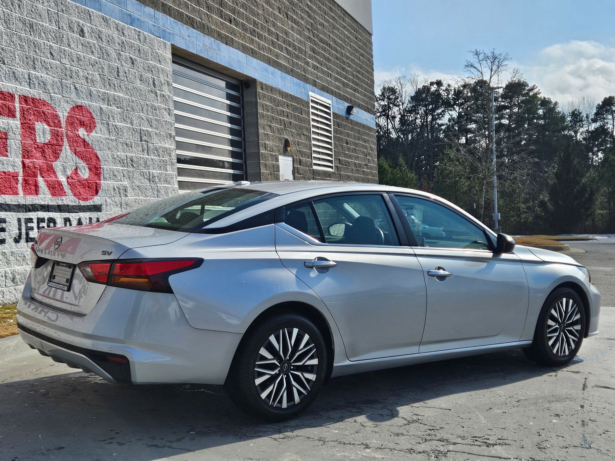 Used 2024 Nissan Altima 2.5 SV image 7