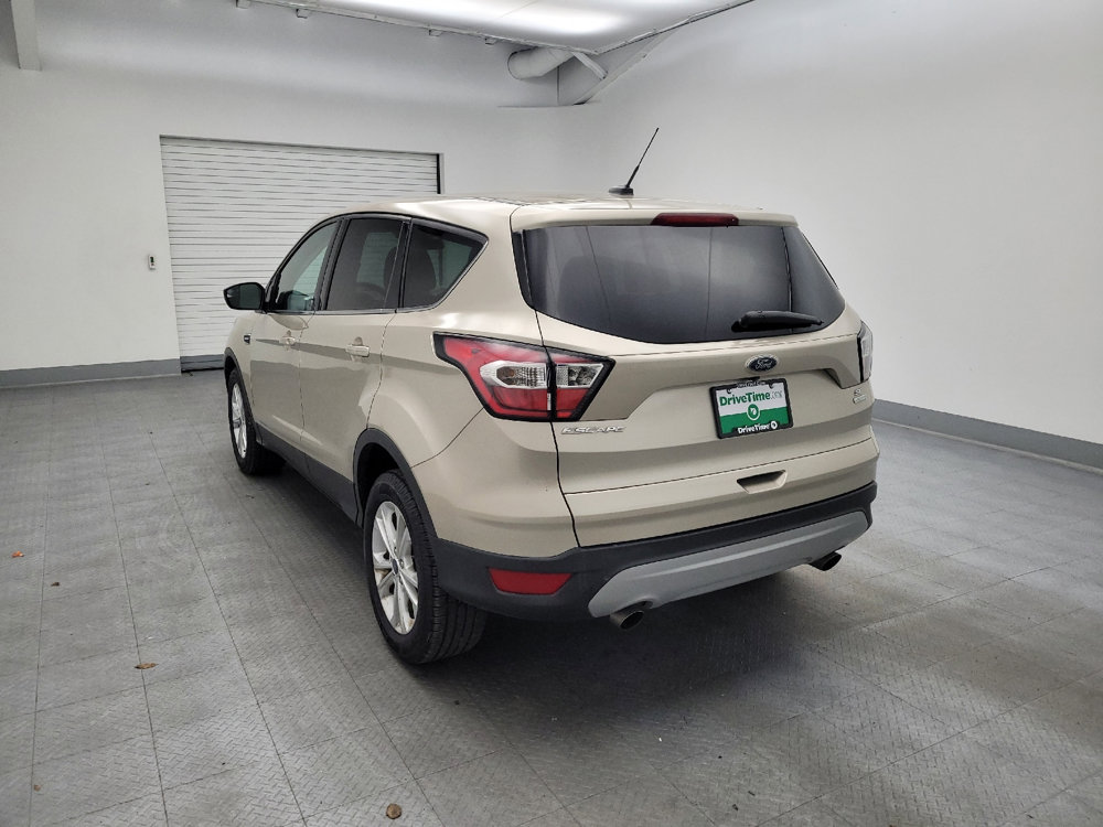 Used 2017 Ford Escape SE FWD image 5
