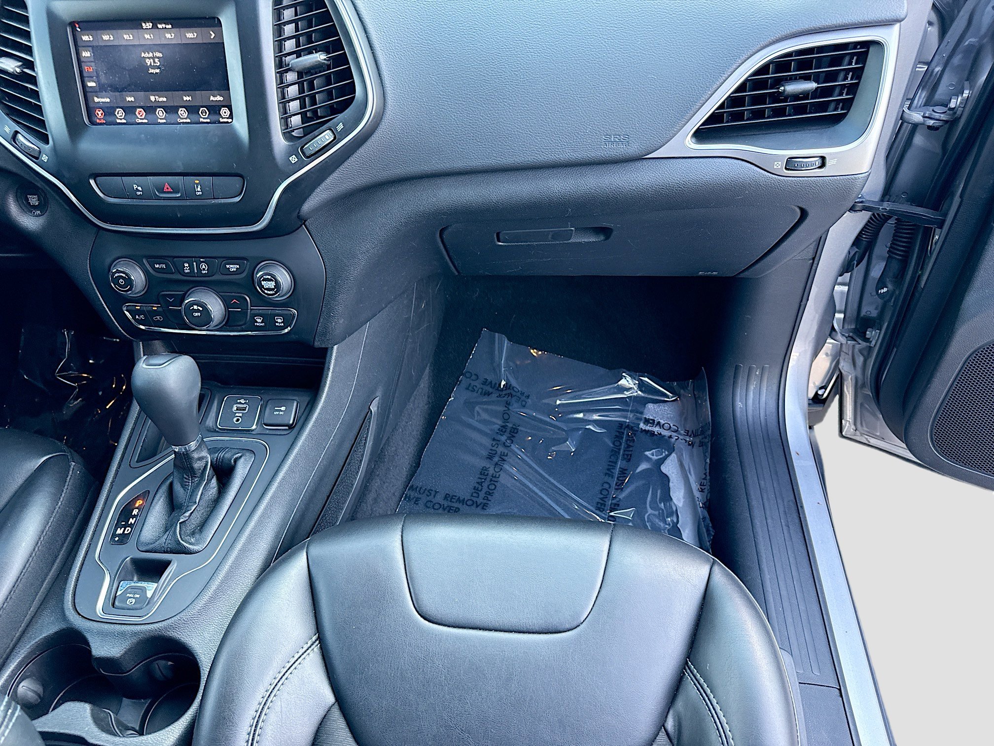 Used 2021 Jeep Cherokee Latitude Plus FWD image 16