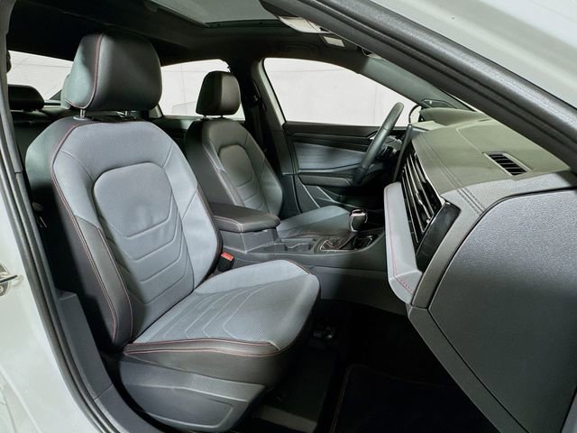 Used 2025 Volkswagen Jetta GLI Autobahn image 25