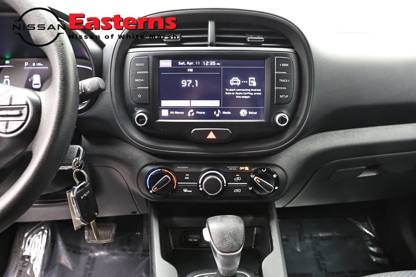 Used 2023 Kia Soul LX w/ LX Technology Package FWD image 12