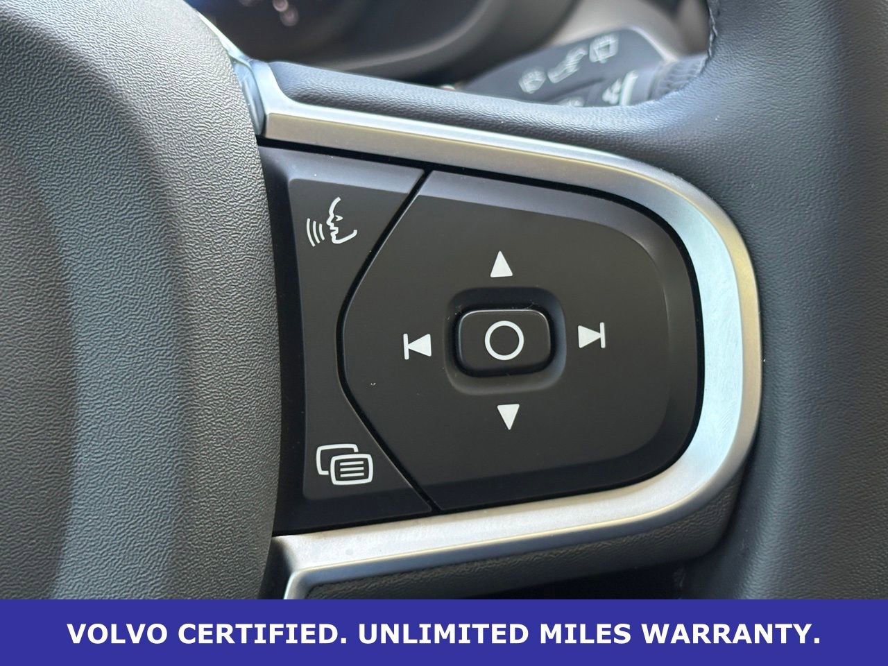 Certified 2025 Volvo XC60 B5 Core AWD/4WD image 19
