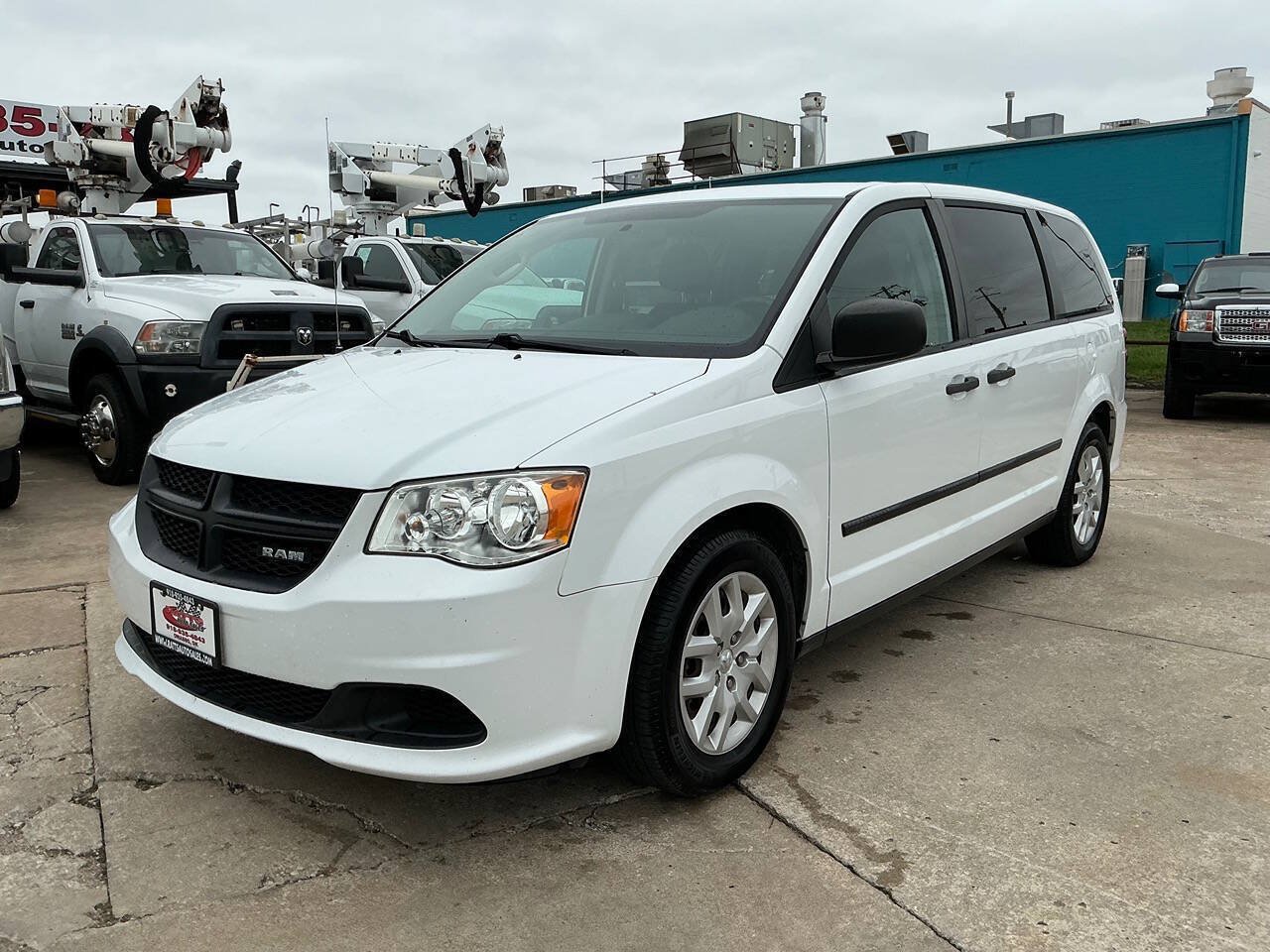 Used 2014 RAM C/V Tradesman FWD image 3