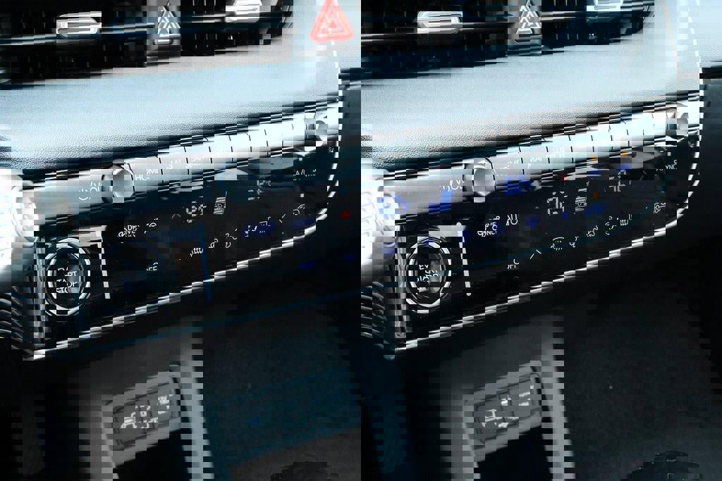 New 2025 Hyundai Ioniq 5 SEL image 12