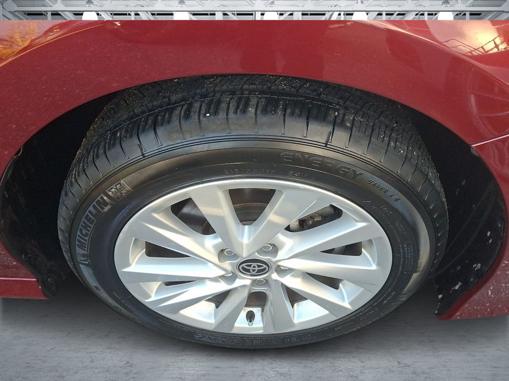 Used 2021 Toyota Camry LE AWD/4WD image 11
