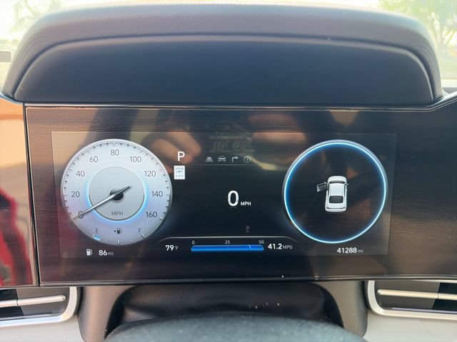 Used 2025 Hyundai Elantra Limited FWD image 12