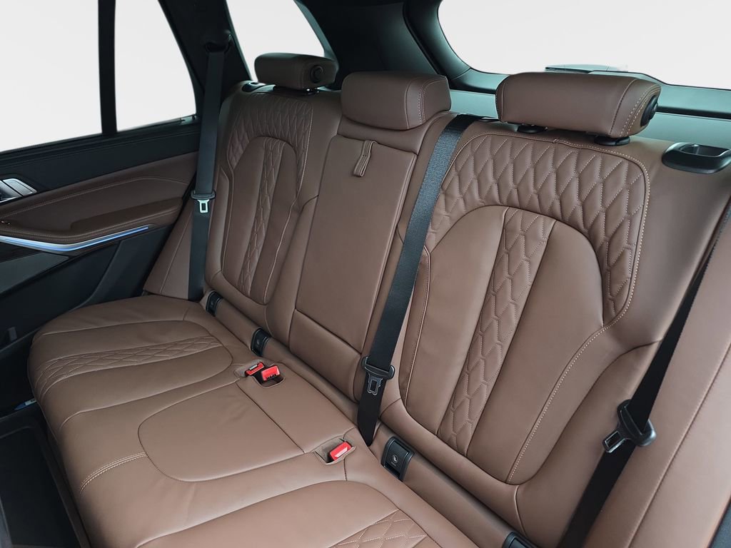 New 2026 BMW X5 xDrive50e w/ Executive Package image 14