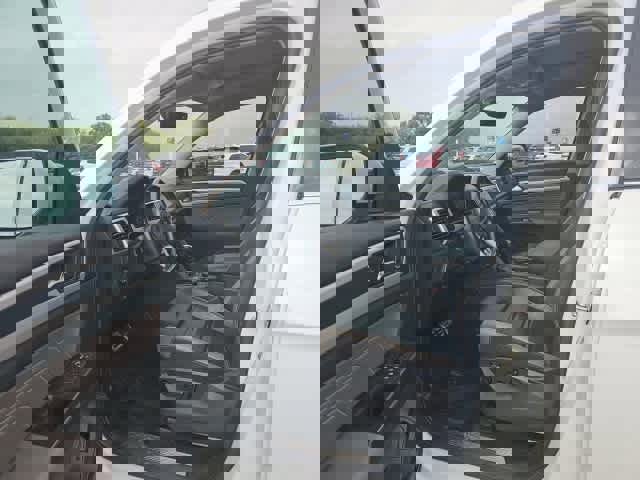 Used 2022 Volkswagen Atlas SEL Premium image 9