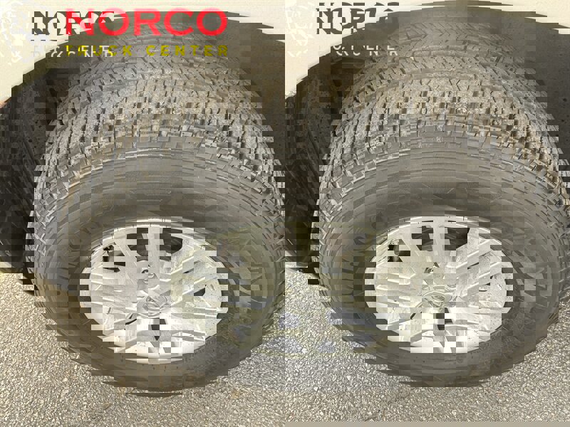 Used 2017 Nissan Frontier SV image 12