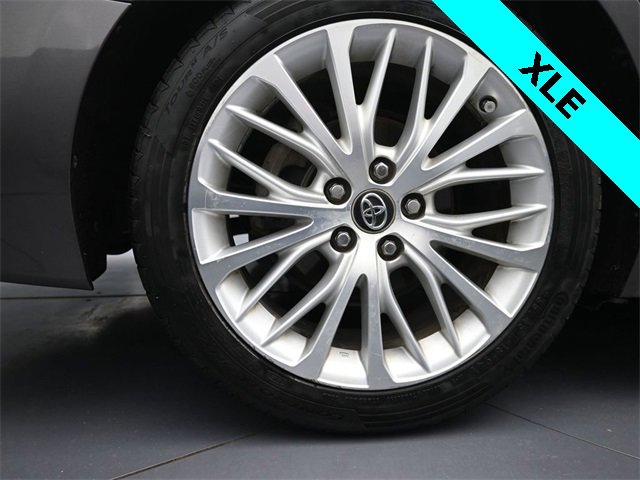 Used 2018 Toyota Camry XLE image 13
