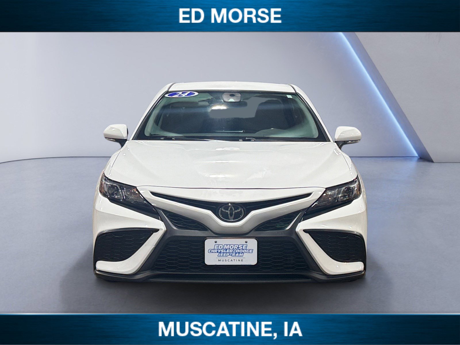 Used 2024 Toyota Camry SE image 8