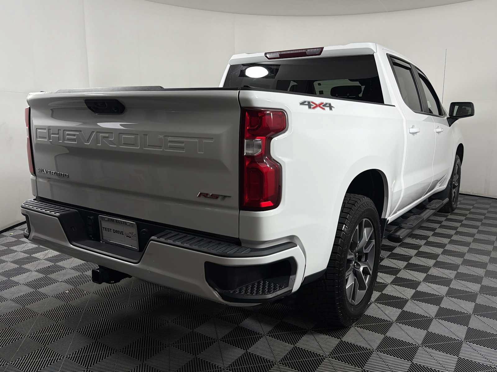 Used 2022 Chevrolet Silverado 1500 RST AWD/4WD image 6