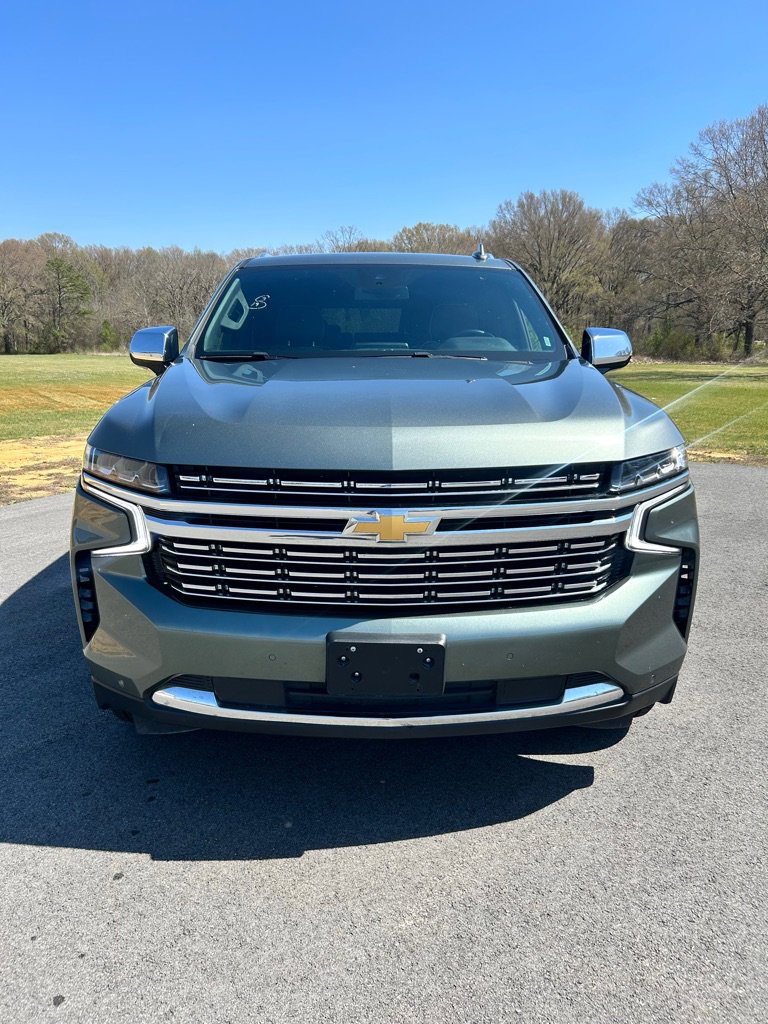 Used 2023 Chevrolet Suburban Premier image 2