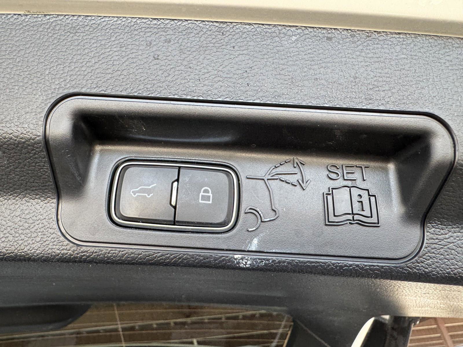 Used 2023 Ford Explorer XLT w/ Equipment Group 202A image 33