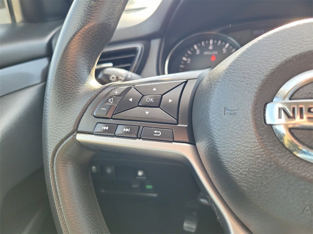 Used 2020 Nissan Rogue S image 23