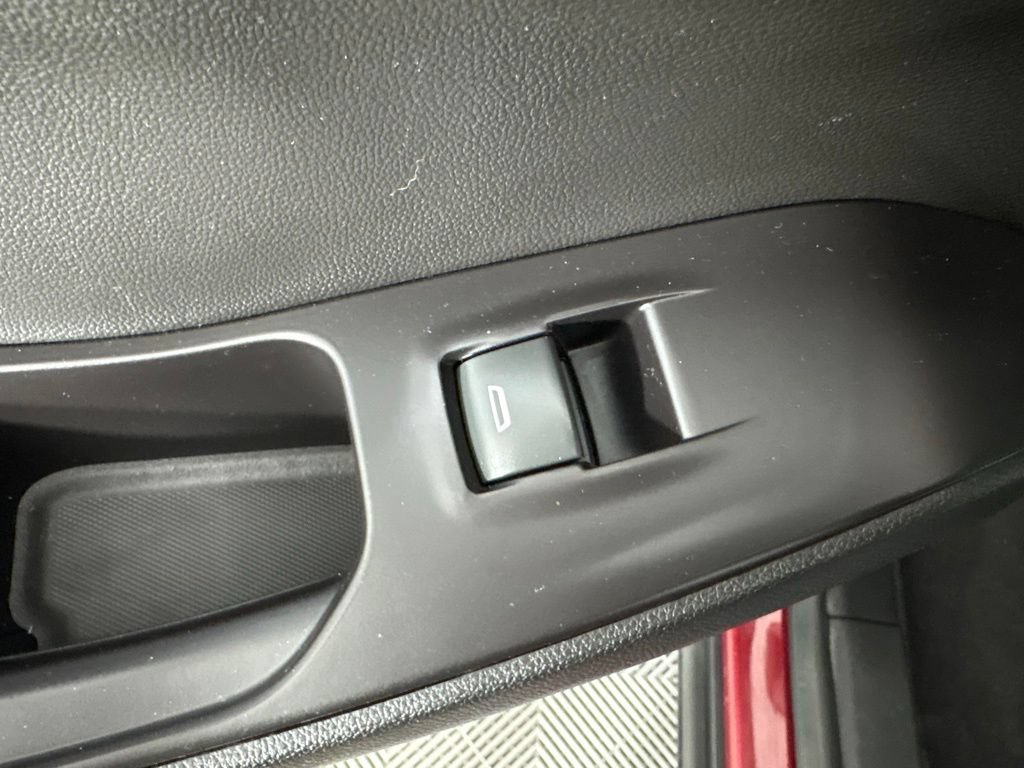 Used 2020 Chevrolet Traverse LT w/ LPO, Floor Liner Package AWD/4WD image 42