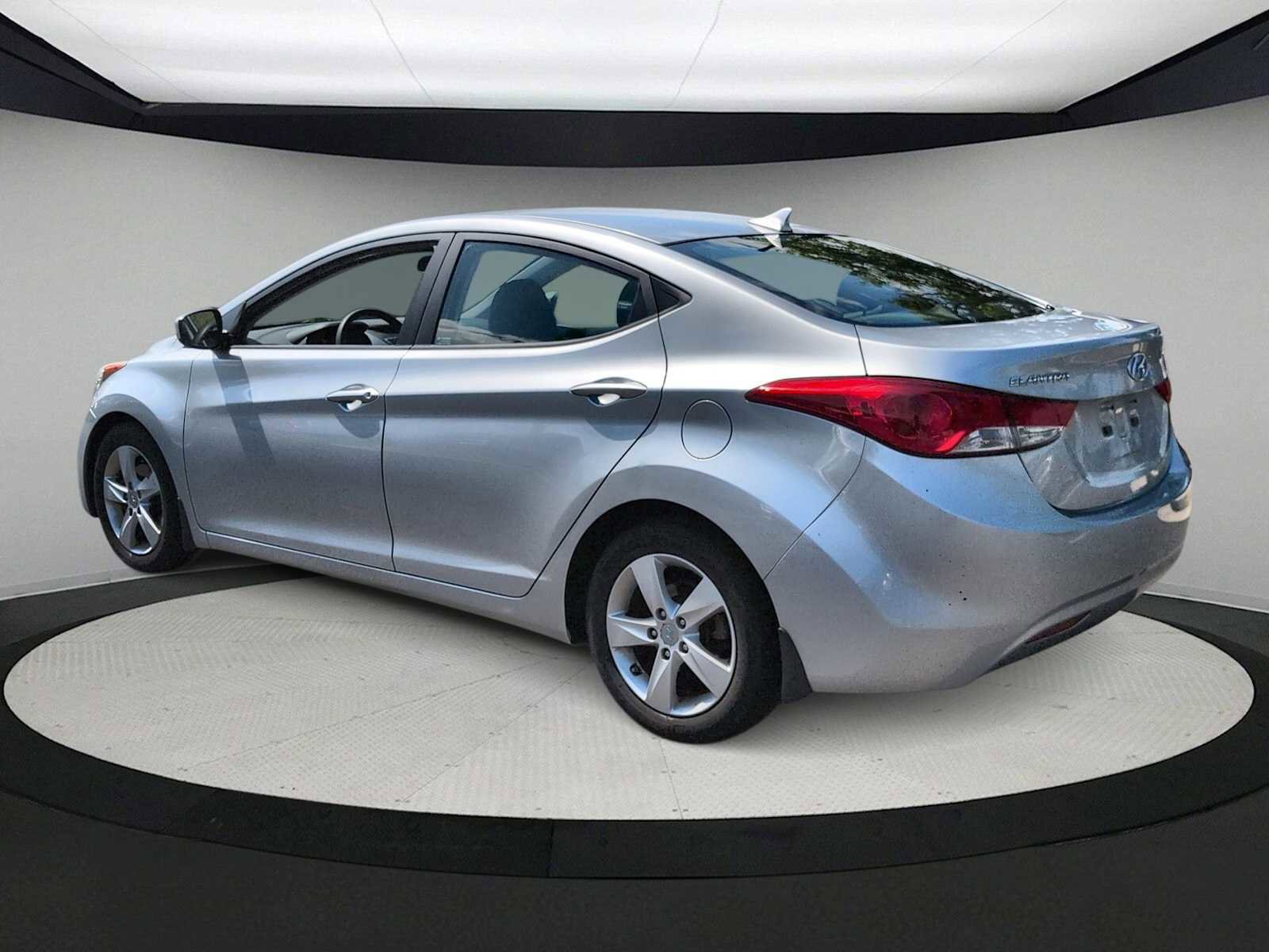 Used 2013 Hyundai Elantra GLS w/ Preferred Pkg image 6
