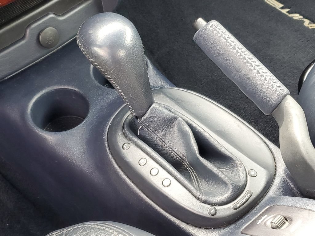 Used 2002 Chrysler Sebring Limited FWD image 15