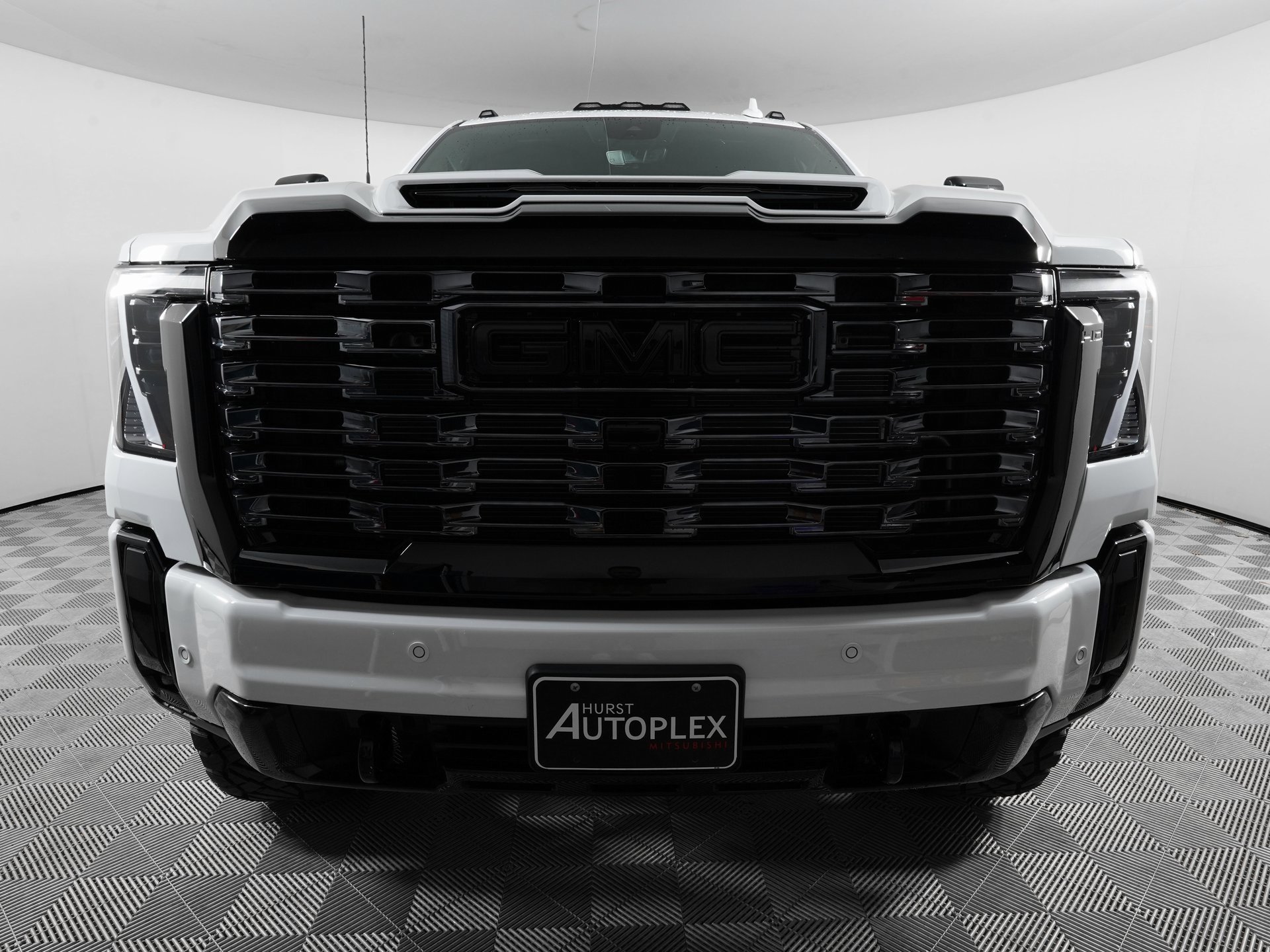 Used 2025 GMC Sierra 3500 Denali Ultimate image 3