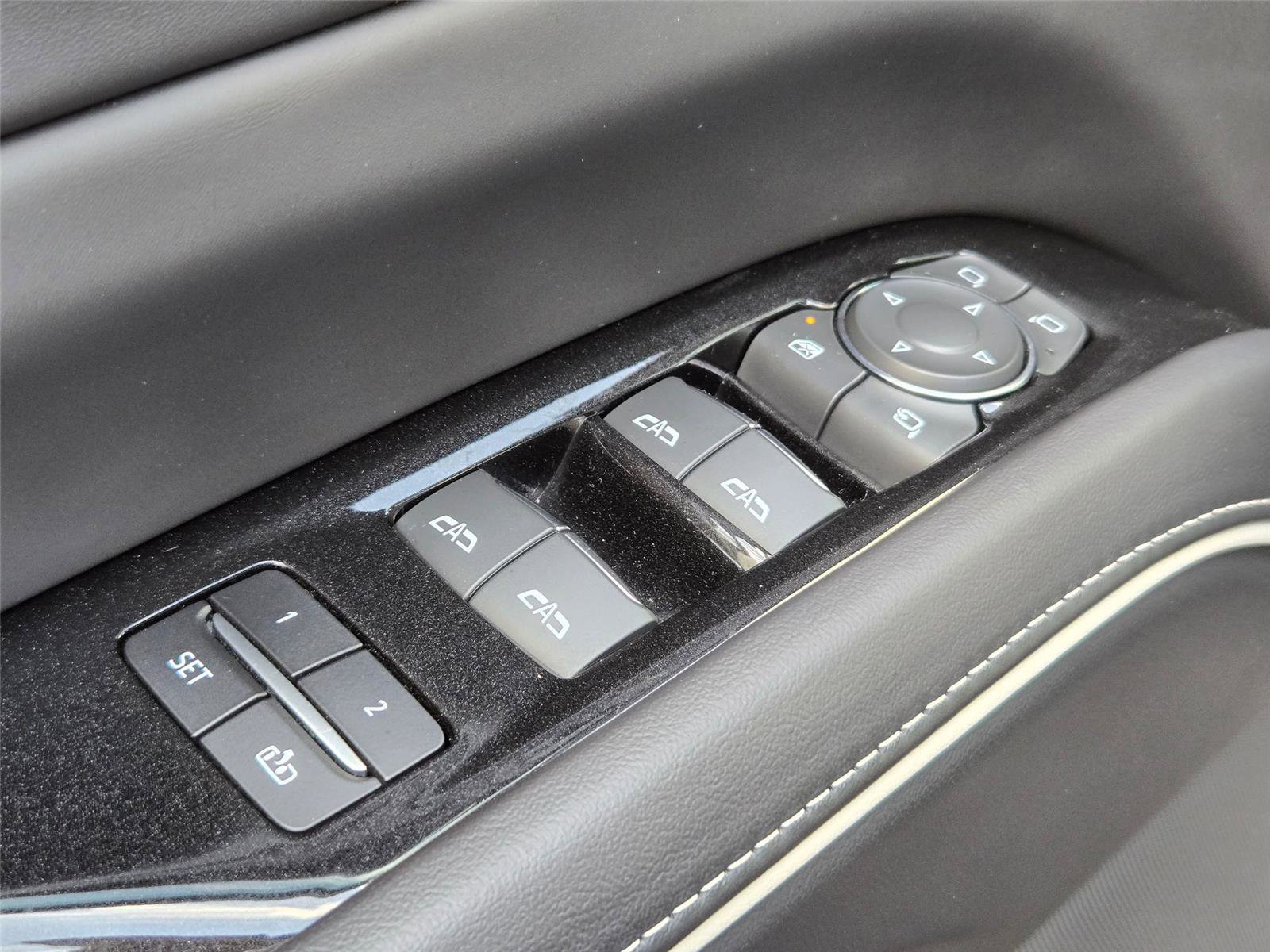 Used 2022 Cadillac Escalade ESV Sport Platinum AWD/4WD image 25