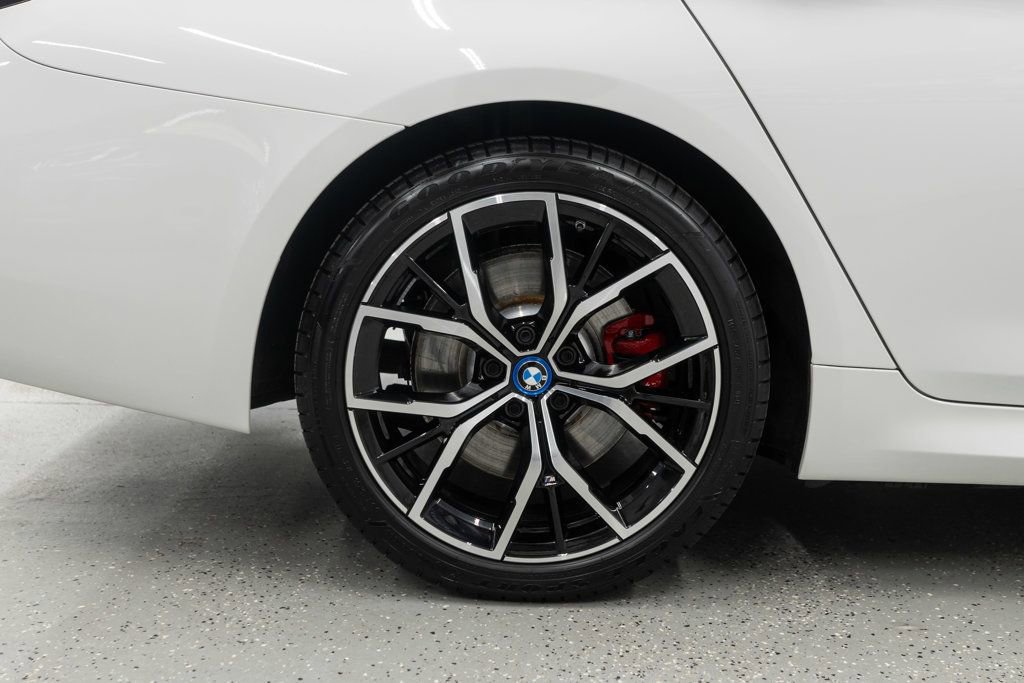 Used 2023 BMW 530e xDrive w/ M Sport Package AWD/4WD image 42