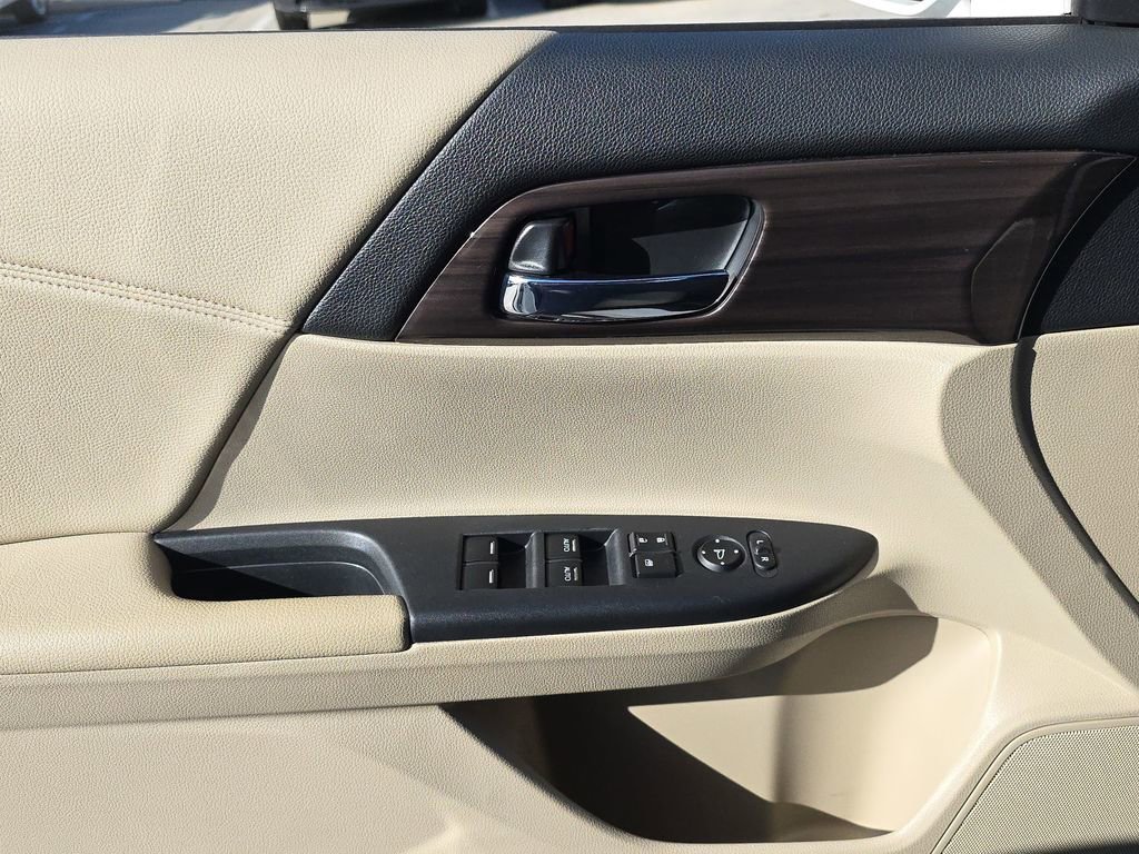 Used 2016 Honda Accord EX image 21