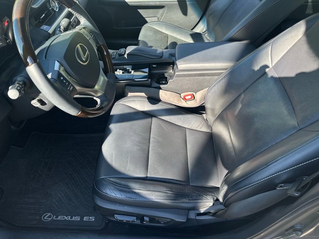 Used 2015 Lexus ES 350 w/ Luxury Package image 9