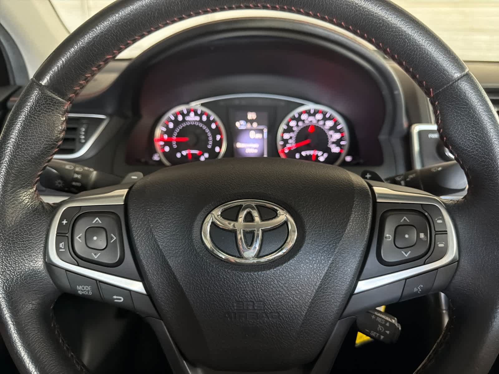 Used 2015 Toyota Camry SE FWD image 22