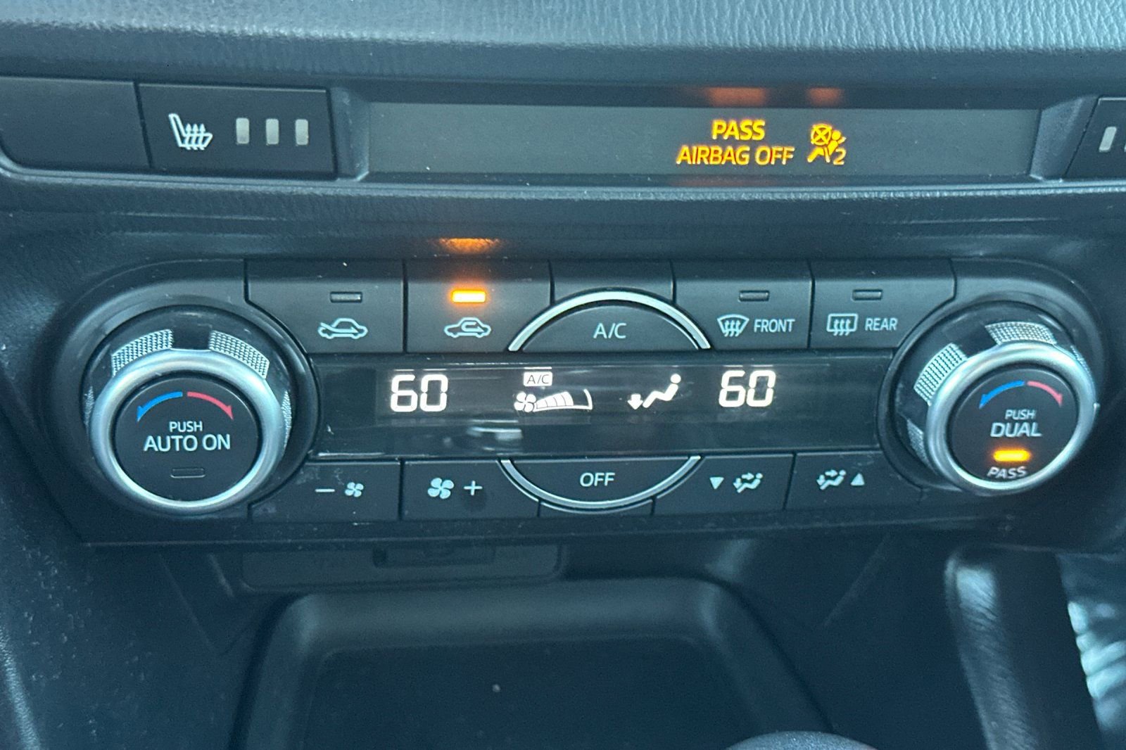 Used 2018 MAZDA MAZDA3 Touring image 22