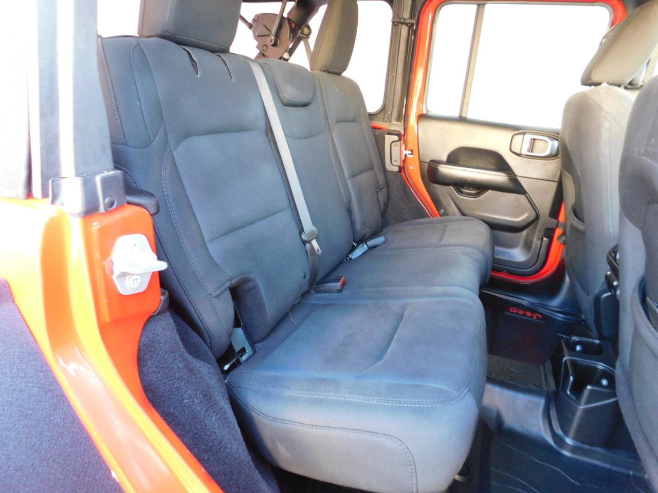 Used 2018 Jeep Wrangler Unlimited Sahara w/ Uconnect 4C Nav & Sound Group image 20