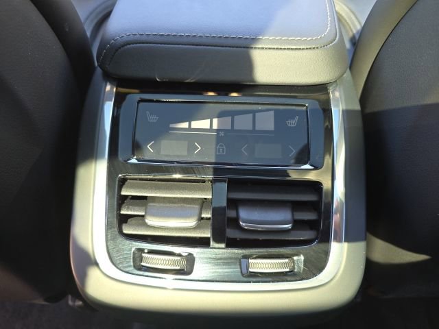 Certified 2025 Volvo XC60 B5 Ultra image 23
