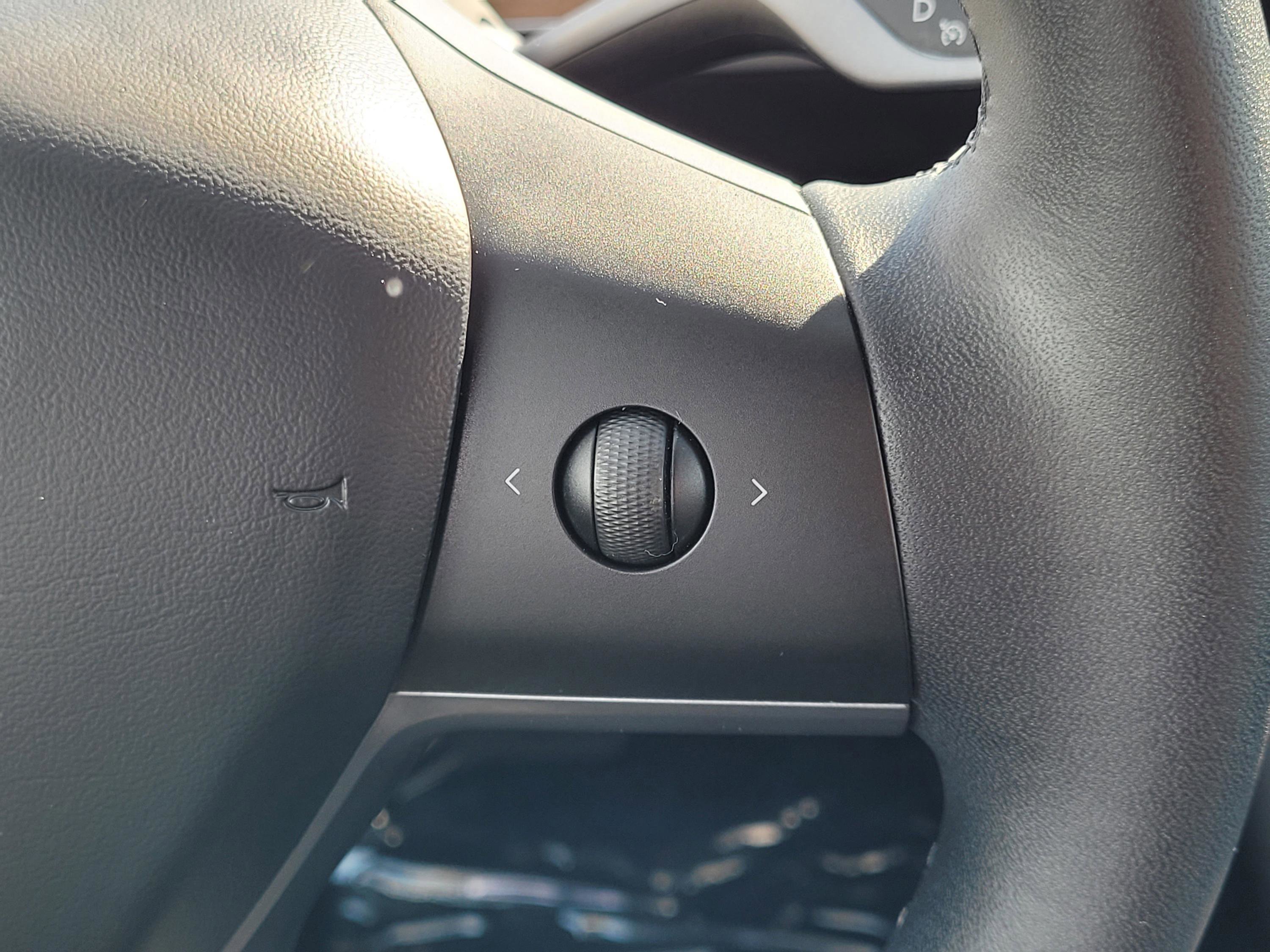 Used 2020 Tesla Model Y Long Range image 11