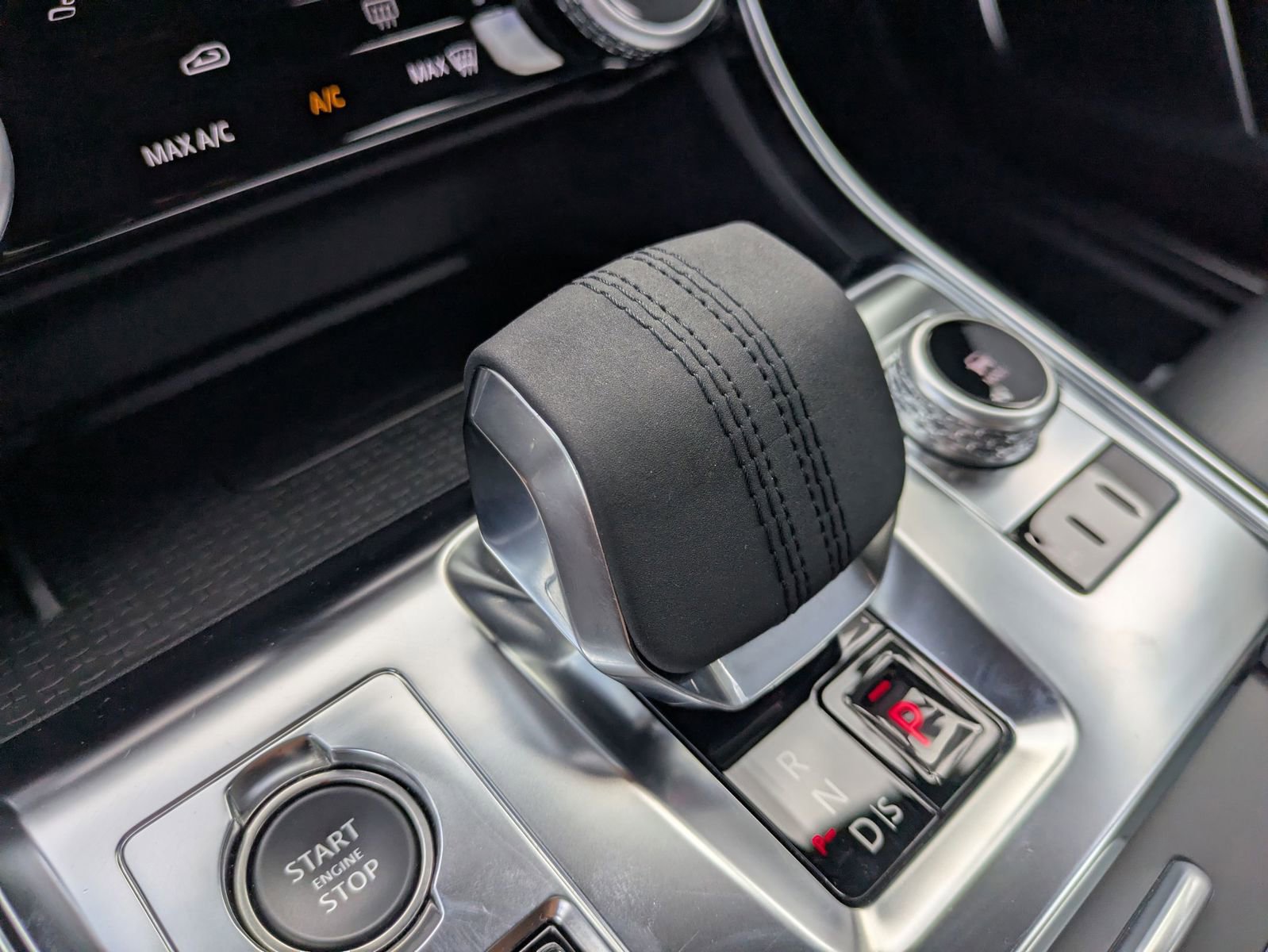 Used 2024 Jaguar XF R-Dynamic SE image 20