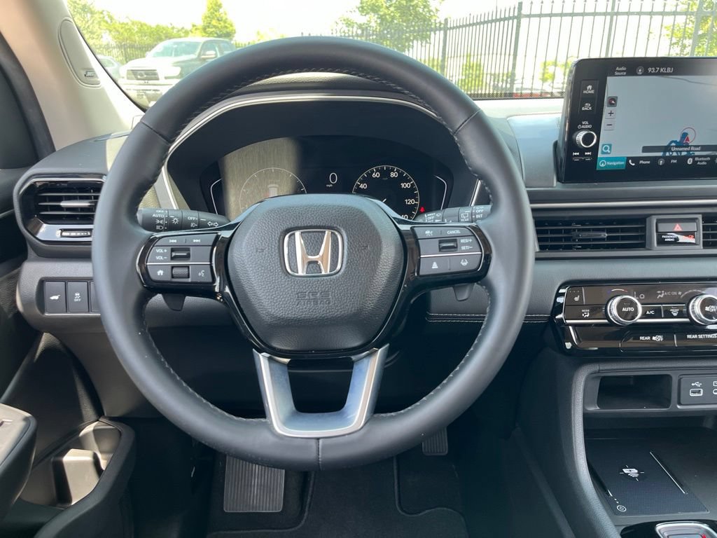 Certified 2025 Honda Pilot Touring image 18