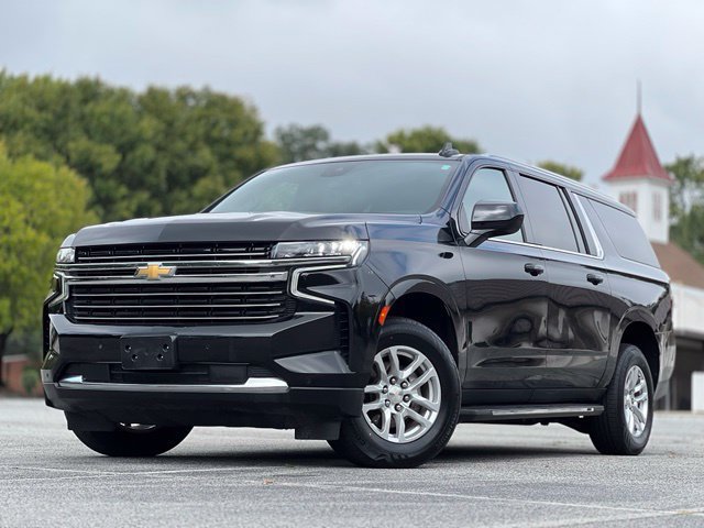 Used 2023 Chevrolet Suburban LT AWD/4WD image 1