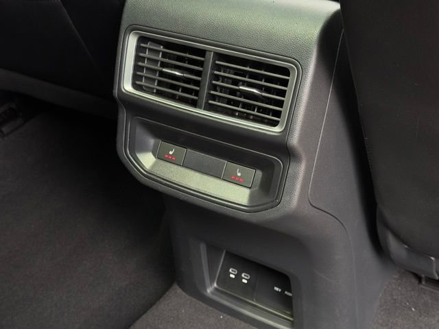 Used 2024 Volkswagen Atlas Cross Sport SEL R-Line AWD/4WD image 19