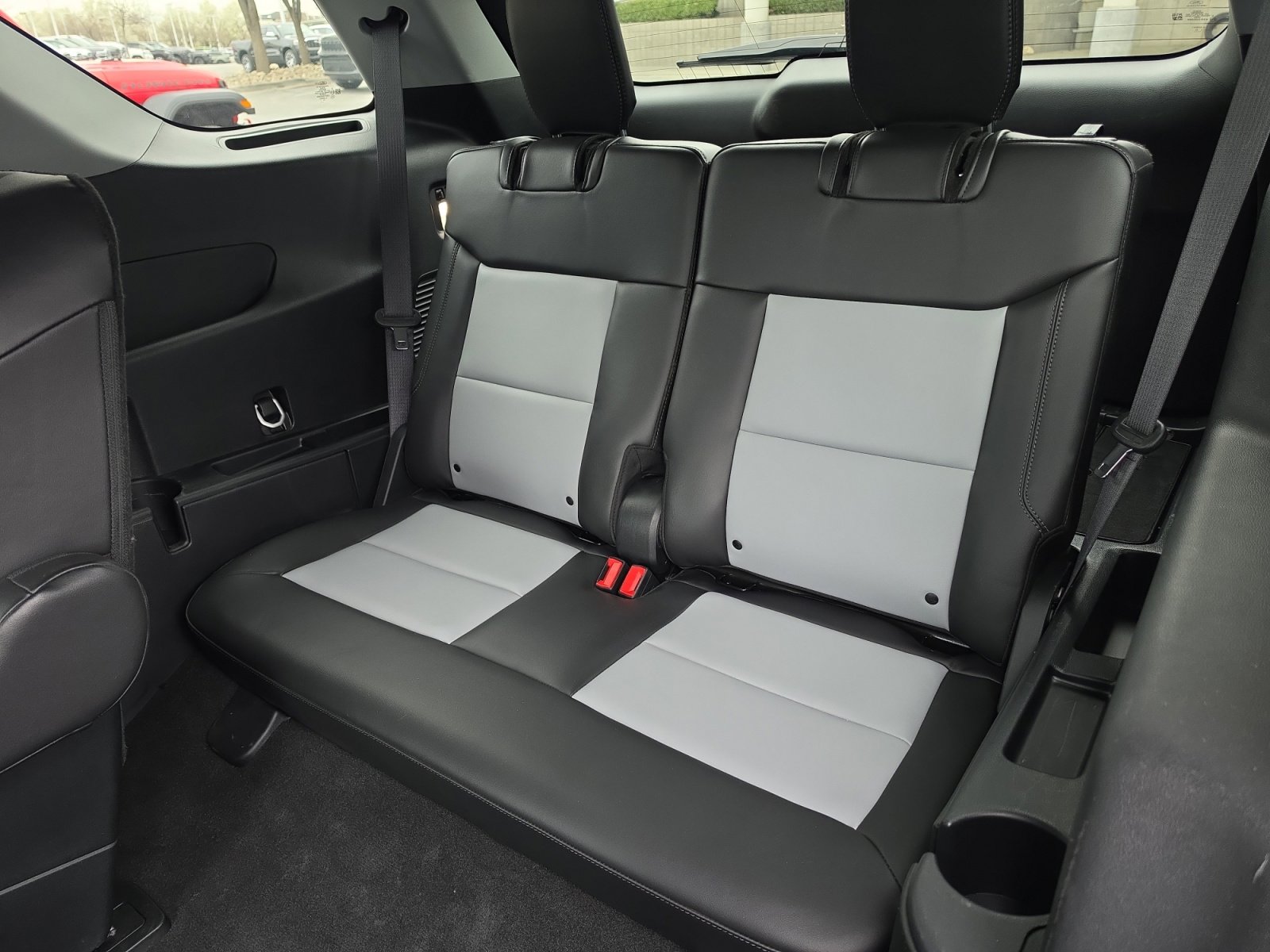 Used 2024 Ford Explorer XLT w/ Equipment Group 202A image 30