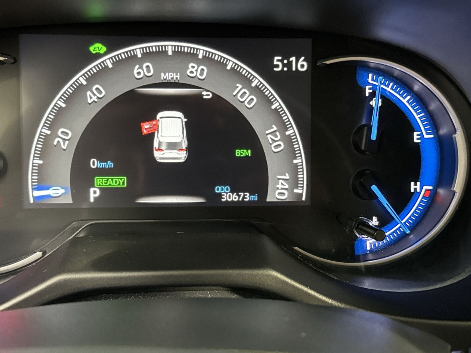 Used 2025 Toyota RAV4 LE AWD/4WD image 29
