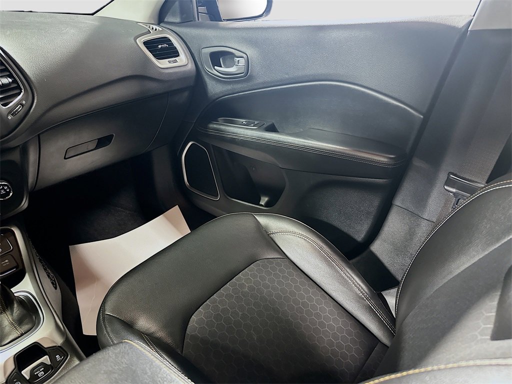 Used 2018 Jeep Compass Latitude w/ Cold Weather Group image 22