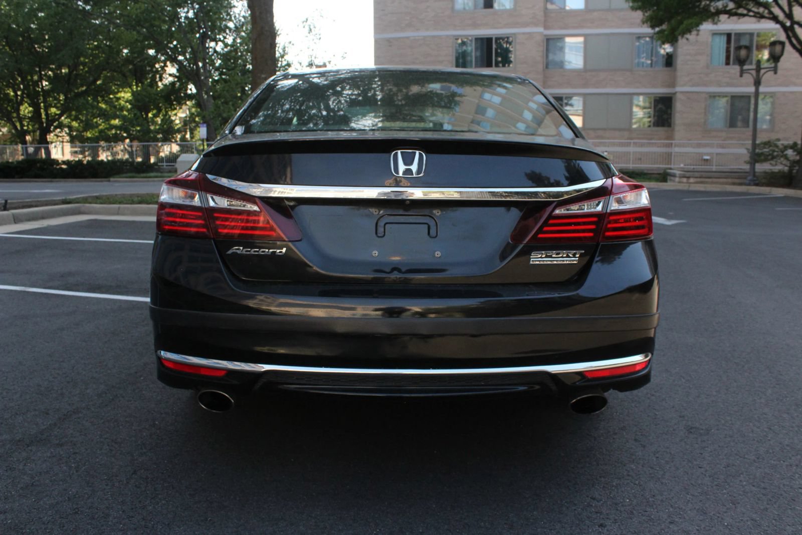 Used 2017 Honda Accord Sport Special Edition image 8