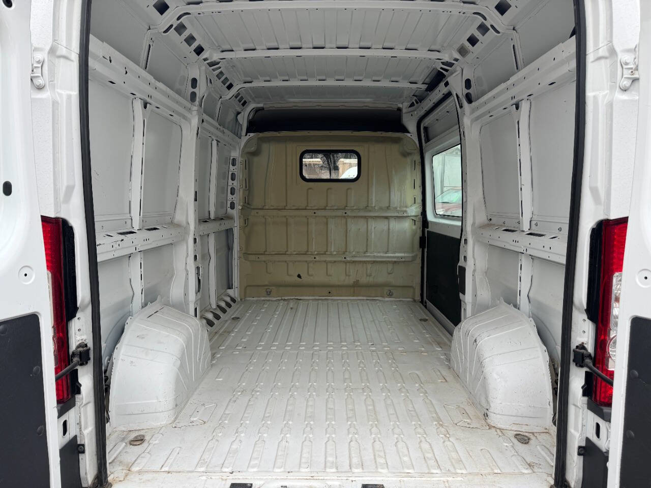 Used 2014 RAM ProMaster 1500 w/ Premium Appearance Group FWD image 11