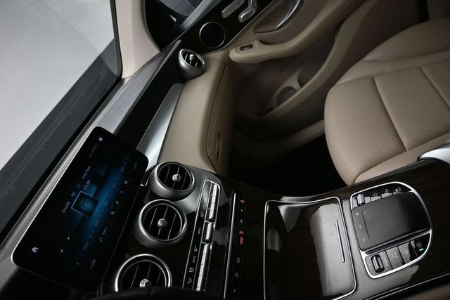Used 2021 Mercedes-Benz GLC 300 w/ Premium Package image 17