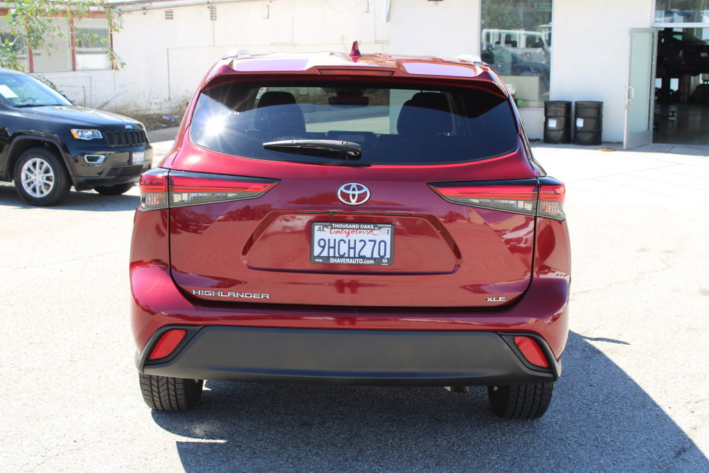 Used 2023 Toyota Highlander XLE FWD image 5